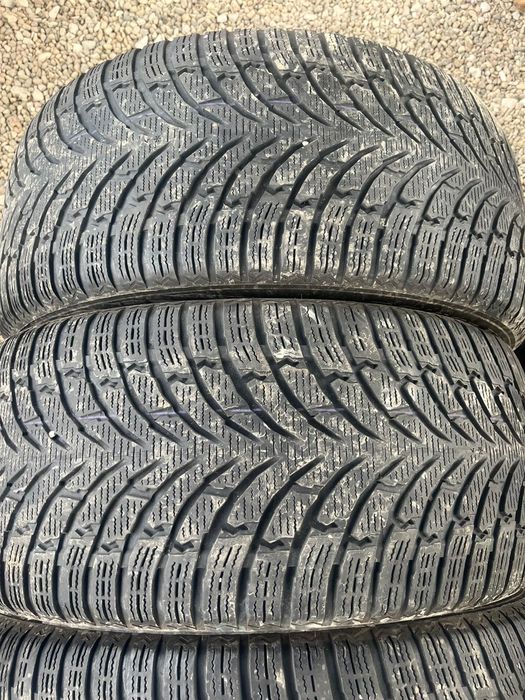 275/45 r21 de iarna 4 buc f f bune NOKIAN