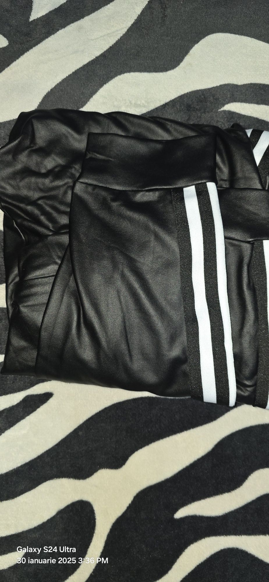 Pantalonii colanti