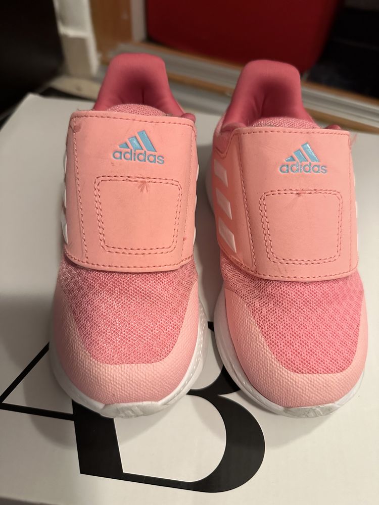 Adidasi ADIDAS marimea 26