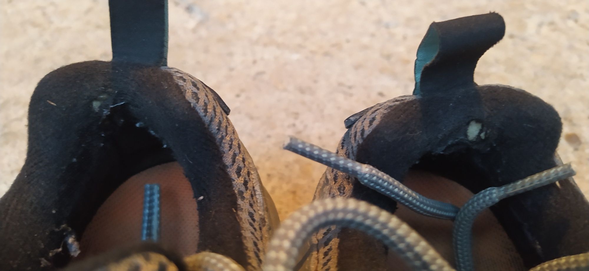MERRELL 37 performance footwear
