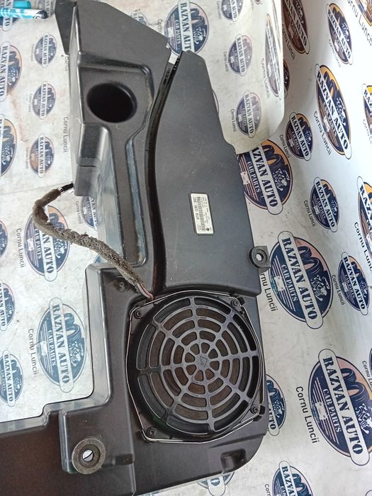 subwoofer spate original  audi a4 b8