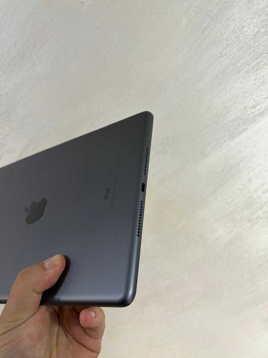 iPad 9th generation 10.2 Като Нов