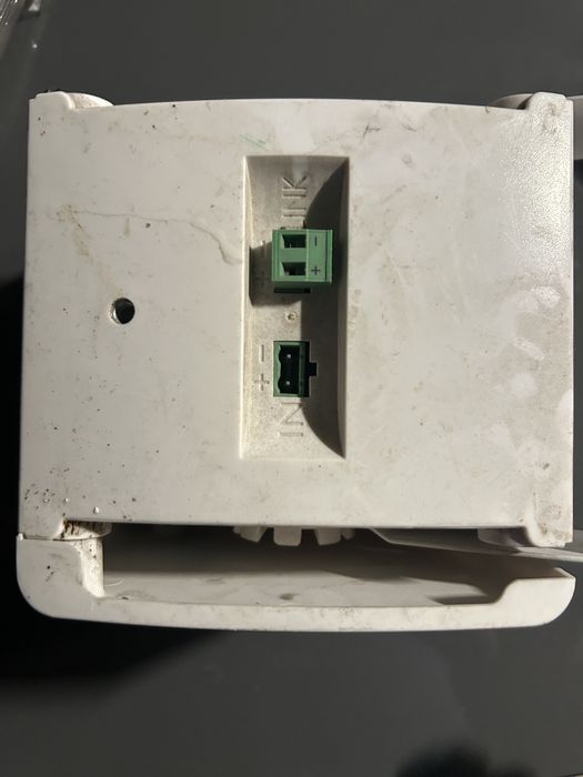 Boxe exterior  folosite 2 luni