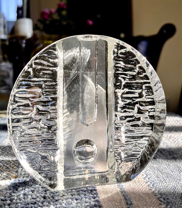 Стъклени вази и фруктовница