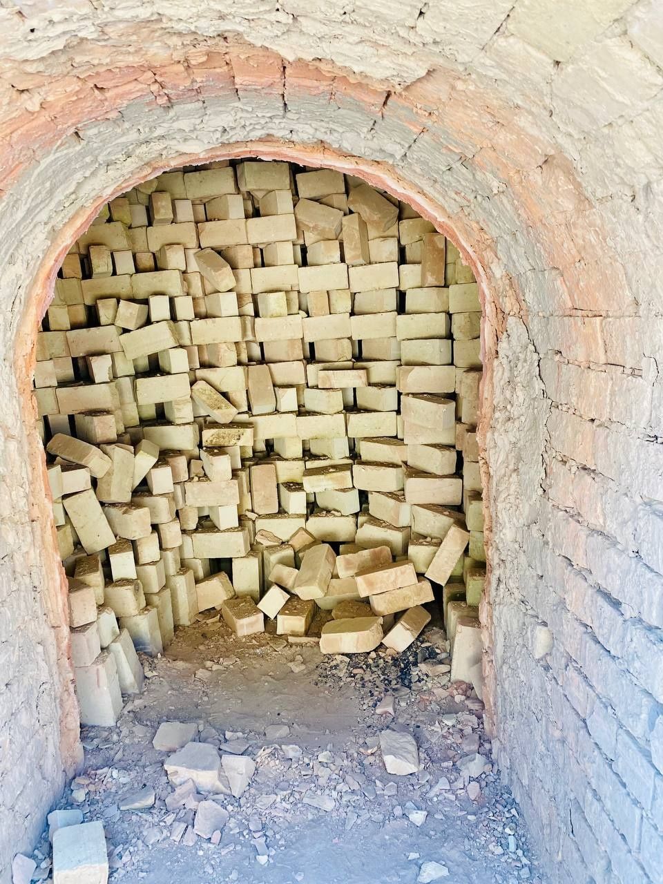 Ахангаран. Кирпичный завод 9 га