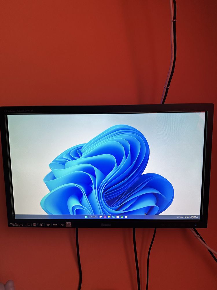 Monitor iiyama T2253MTS