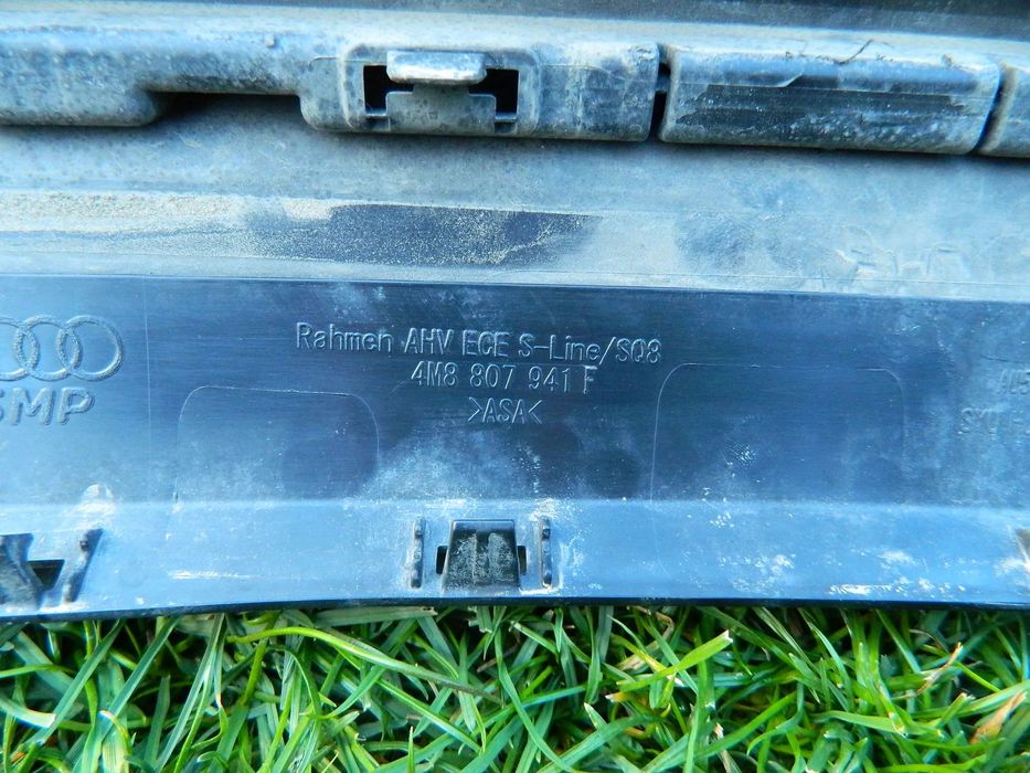 Difuzor bara spate Audi Q8 S-line model 2021-2023 cod 4M8807941F