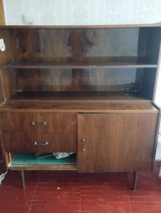 Отдам шкаф из дерева