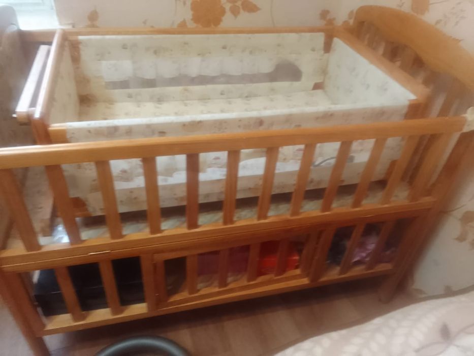 Продам детскую кроватку