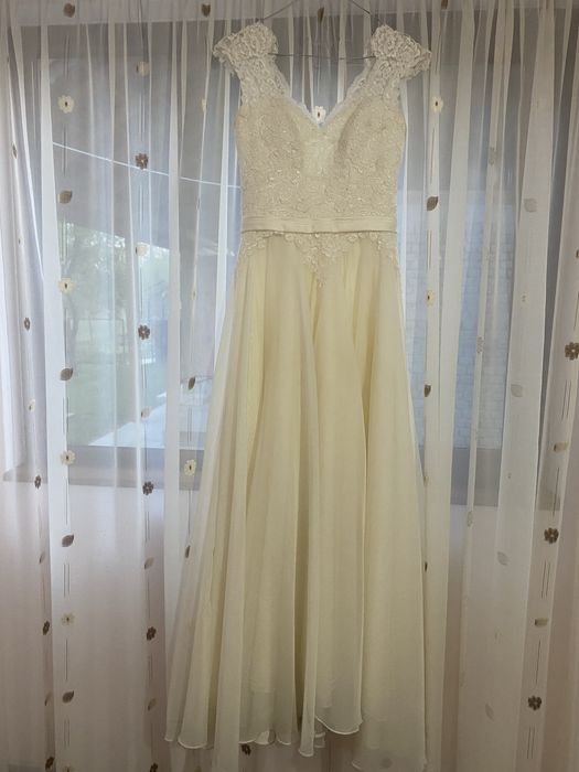 Rochie mireasa A-line