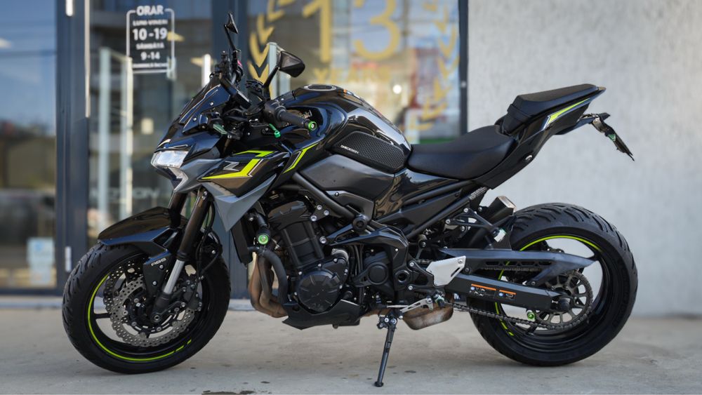 Kawasaki Z900 2024 negru verde