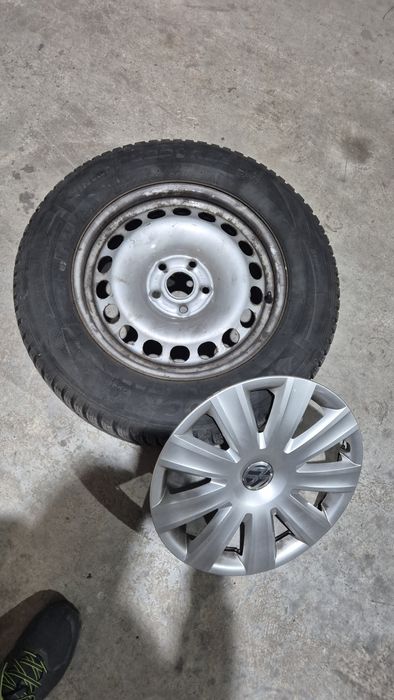 Anvelope de iarnă Hankook cu jante 215 65 R16