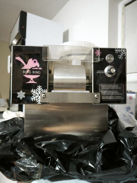 Аппарат для приготовления ролл-мороженого (ice cream roll machine).