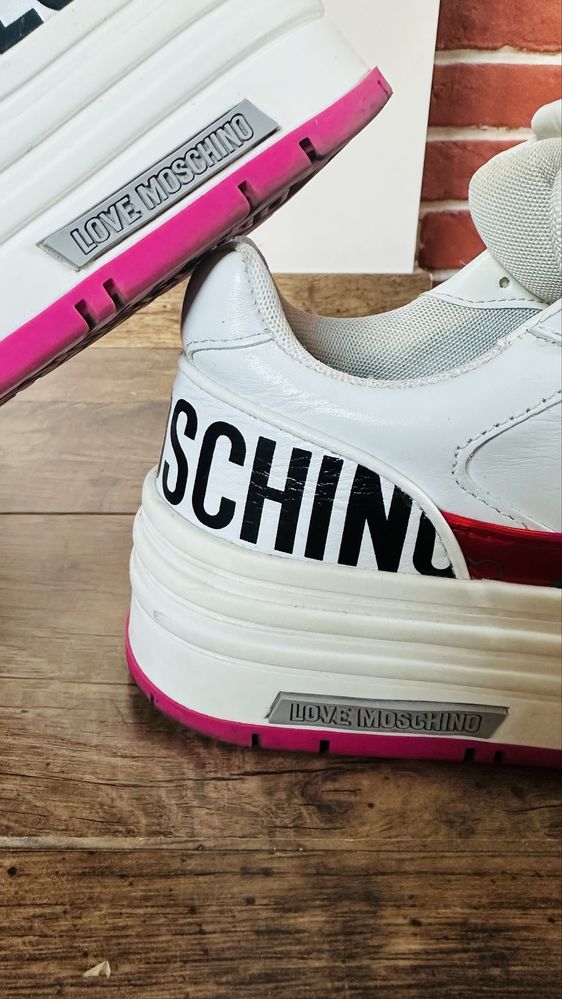 Дамски Кецове LoveMoschino
