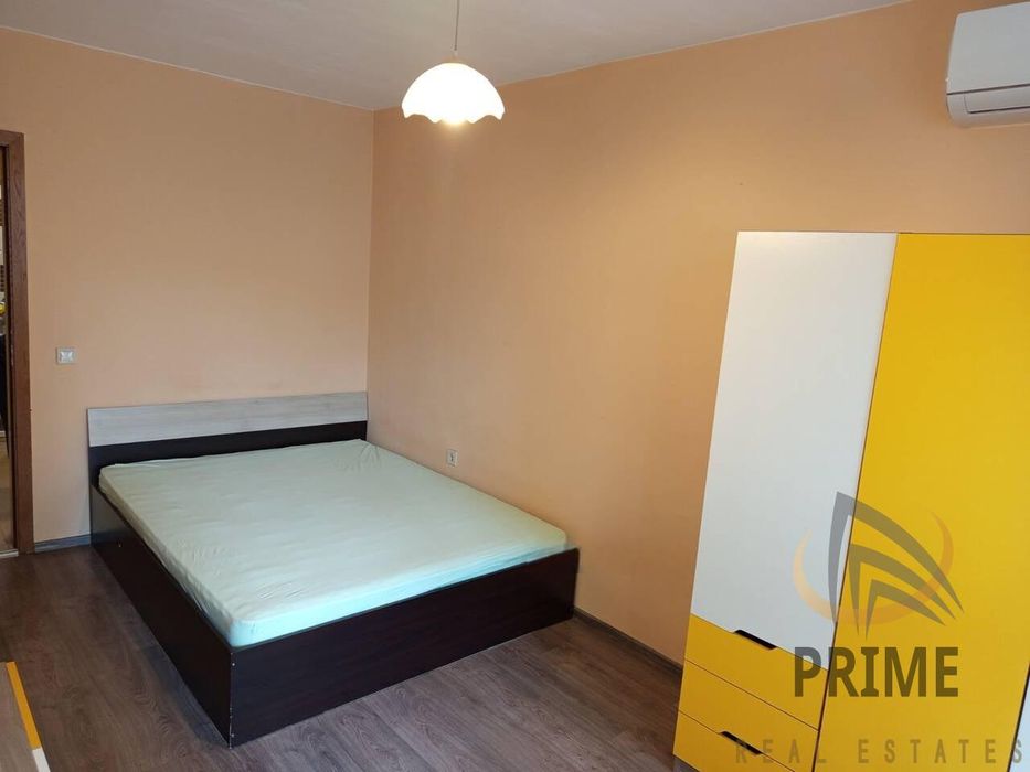 Дава се под наем Двустаен апартамент в Бургас, Славейков - 65 кв.м за 408 € - Снимка #2