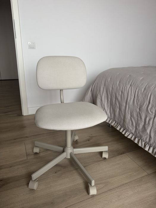 Scaun bej de birou Ikea