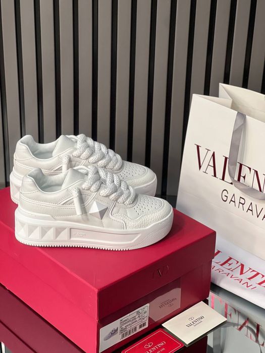 incaltaminte adidasi unisex Valentino