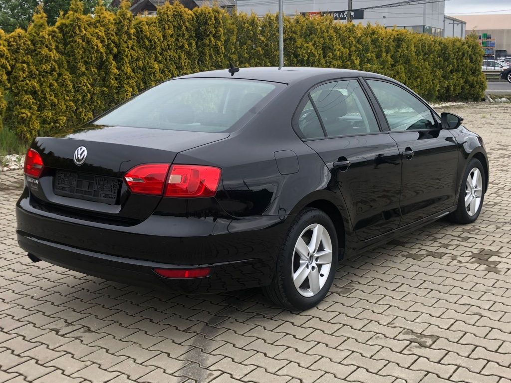 VW Jetta an 2012 1.6 tdi 105cp climatronic parktronic jante