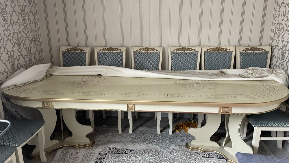 Продам стол в хорошем состоянии 100 000 тенге