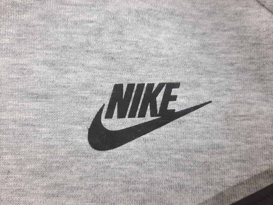 Nike Tech Fleece Windrunner - Оригинално дамско горнище размер S