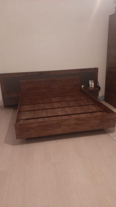 Продаем почти новую спальнюю гарнитуру