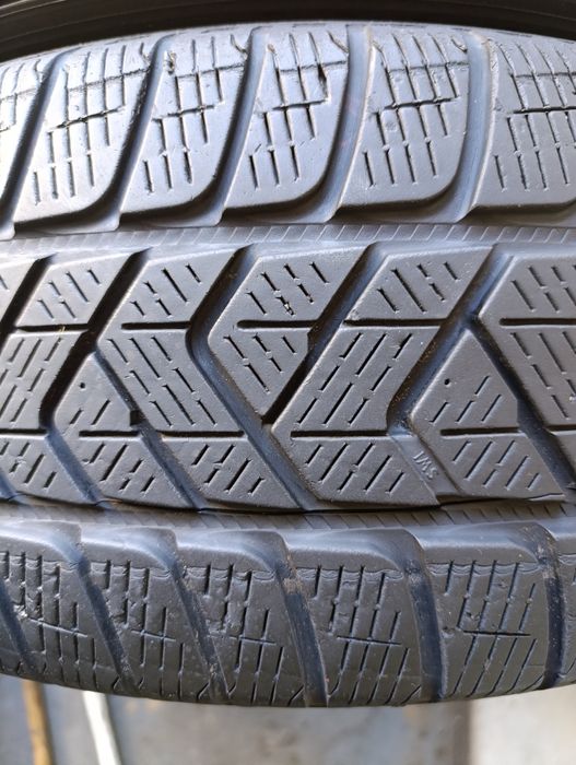 Anvelope de iarnă 215 65 17 Pirelli