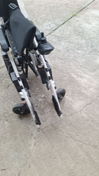 Scaun cărucior electric