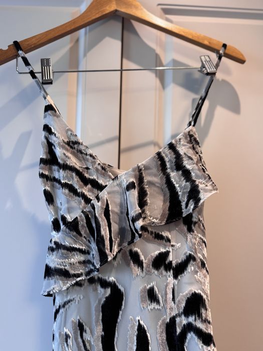 Нова официална рокля Guess, размер S