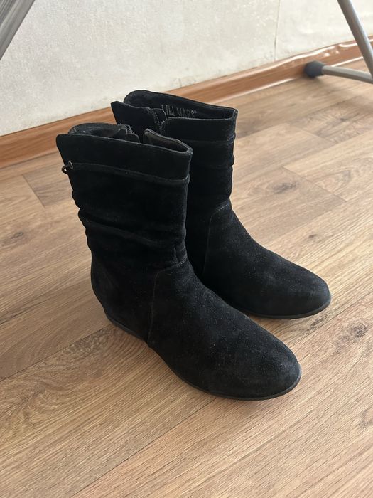 Продам женские сапоги Зима