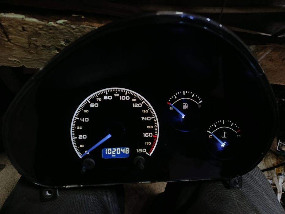 Matiz best tablo sotiladi.  Продоется приборка от Матиз бест.