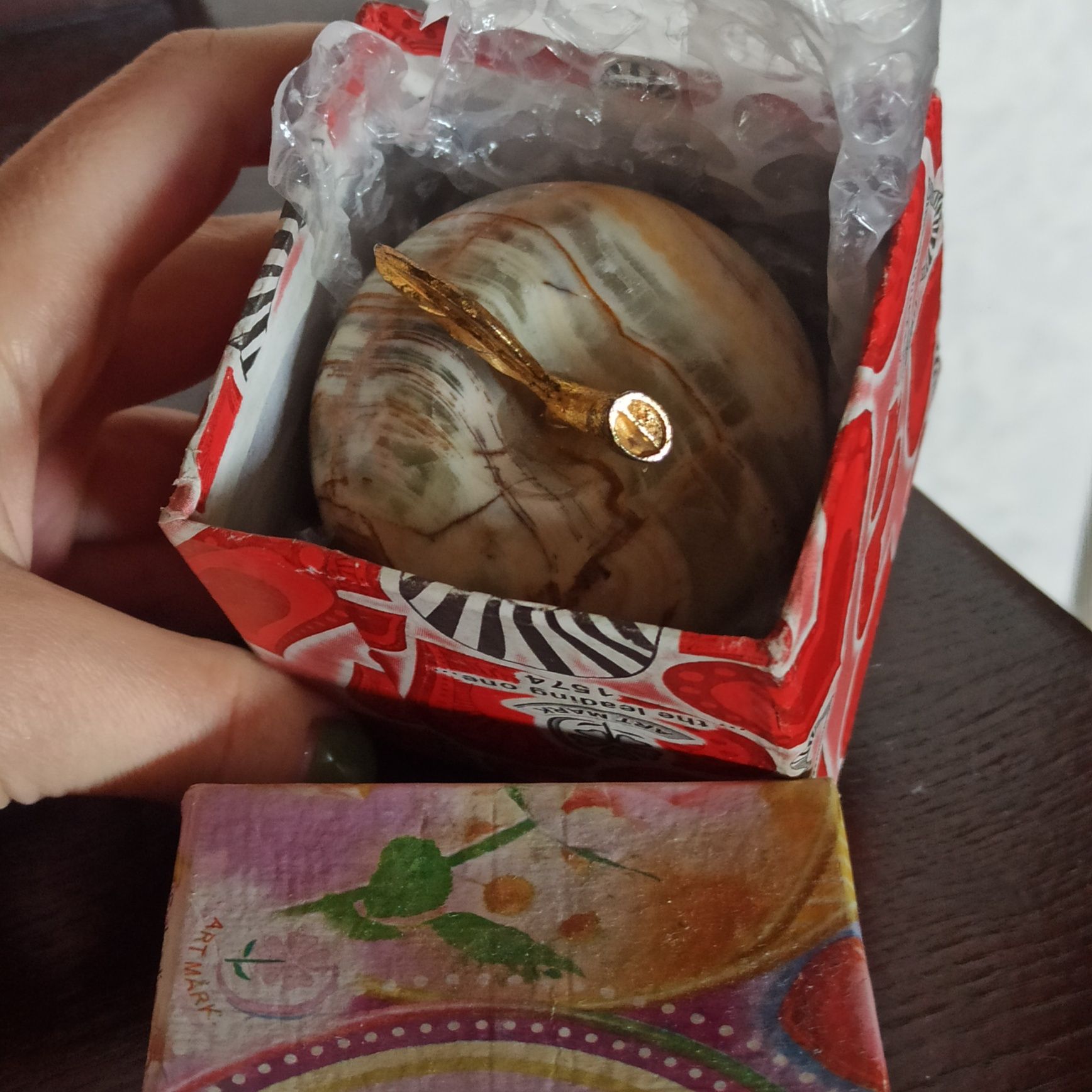 Часы Яблоко Оникс