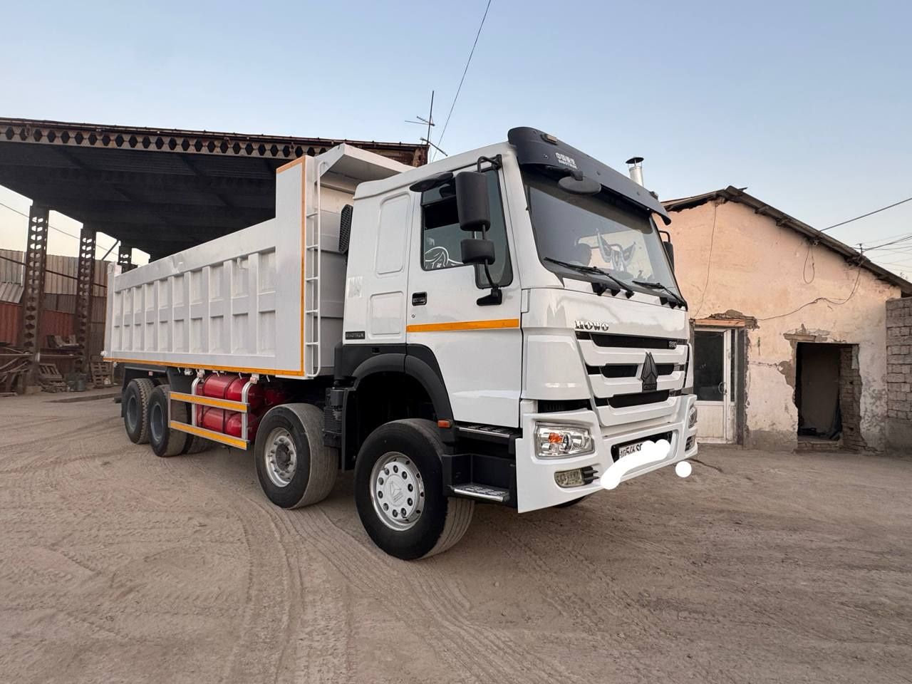 СОТИЛАДИ 40 t samasval 
SINOTRUK HOWO 
40 тонна Самосвал 
2020-20