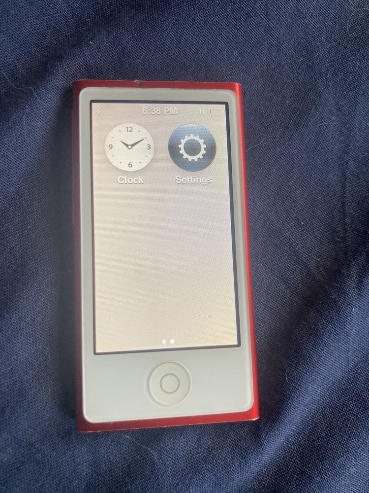 iPod Model A1446 red