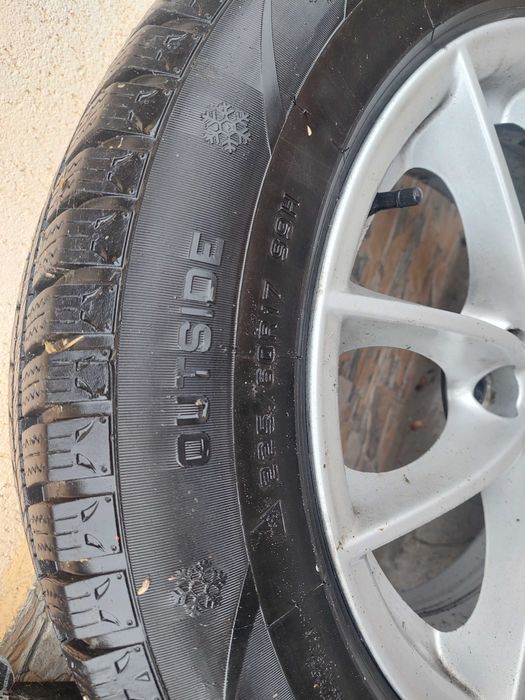 Vând jante BMWx3 originale si anvelope de iarnă