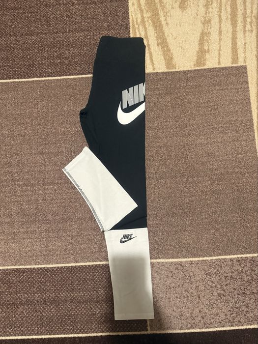 Оригинални дамски спортни дрехи Найк