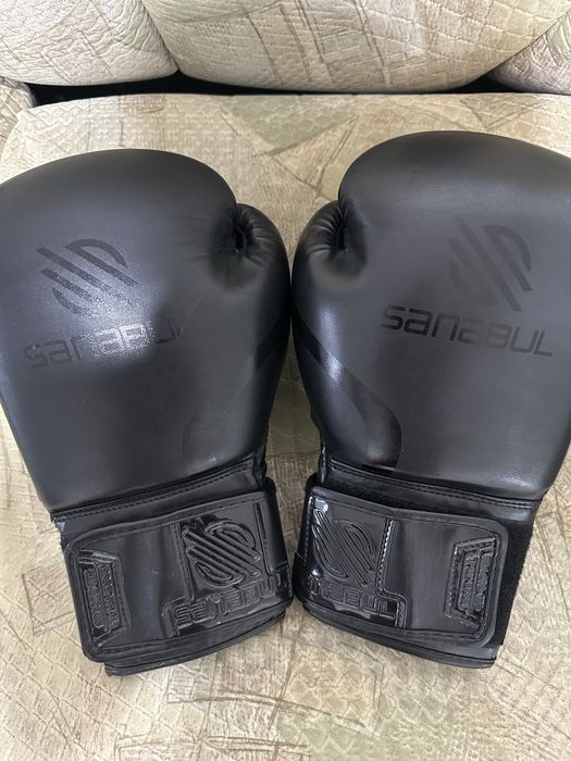 боксерские перчатки