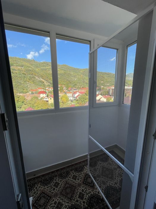Vand apartament cu 2 camere