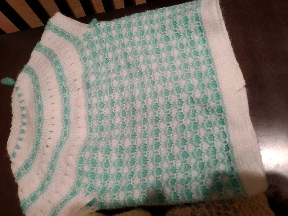 Плетено елече с терлички