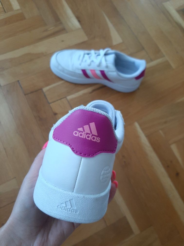 Дамски маратонки Adidas, 38 номер