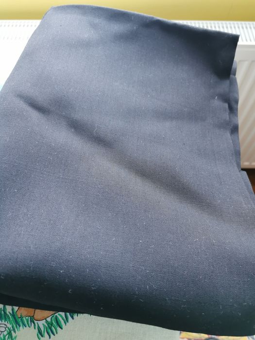 Vand stofa pt confectionarea pantalonilor sacourilor fustelor vestelor