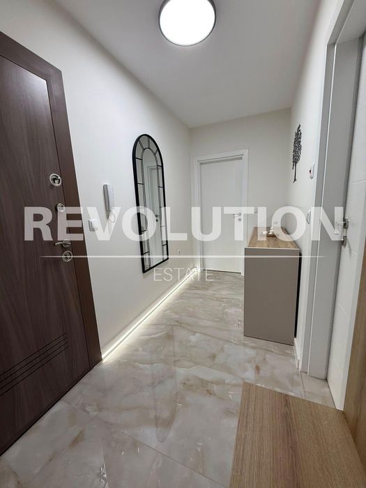 Дава се под наем Двустаен апартамент в Варна, Възраждане 1 - 68 кв.м за 730 € - Снимка #4