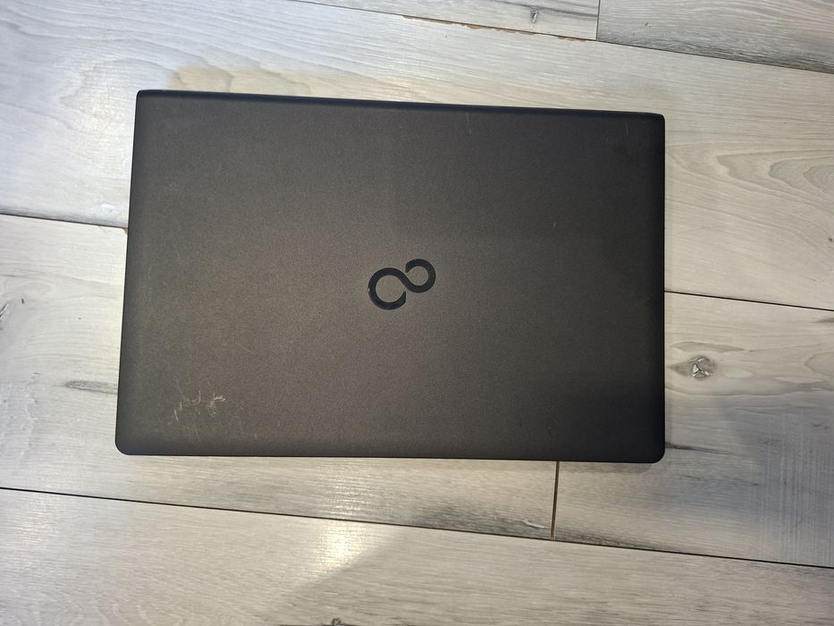Fujitsu A557-i5 7200u/8гб/250гб ссд