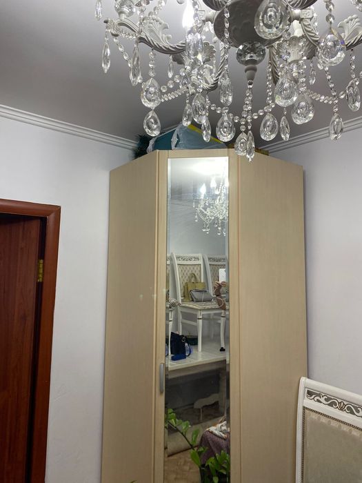 Продам белый шкаф, пирамида