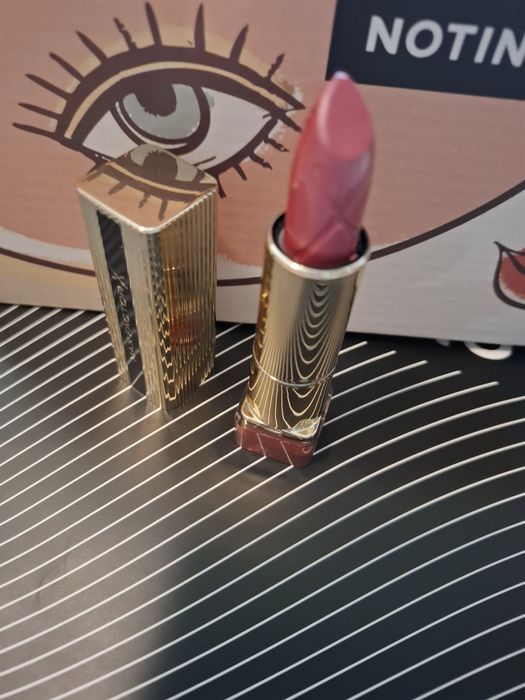 Комплект козметика корейска,червило и балсам устни