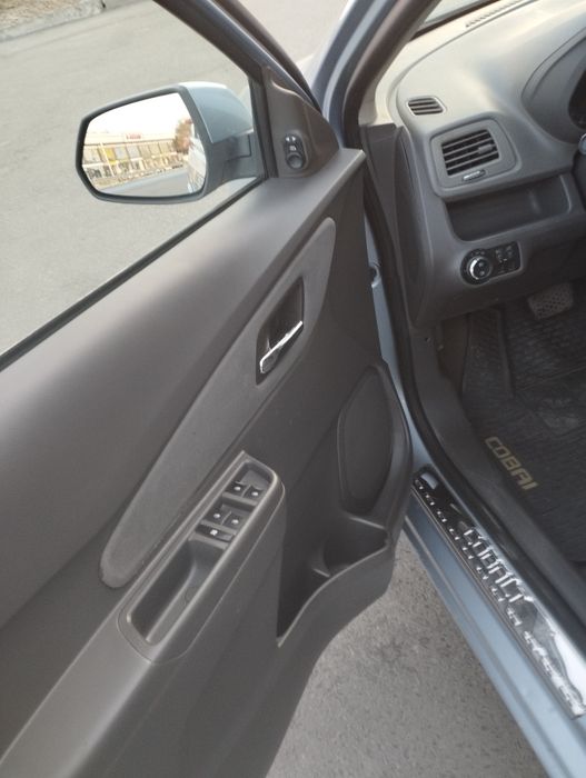 Holati yaxshi minishga tayyor naxtga sotiladi