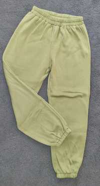 Pantaloni groși trening