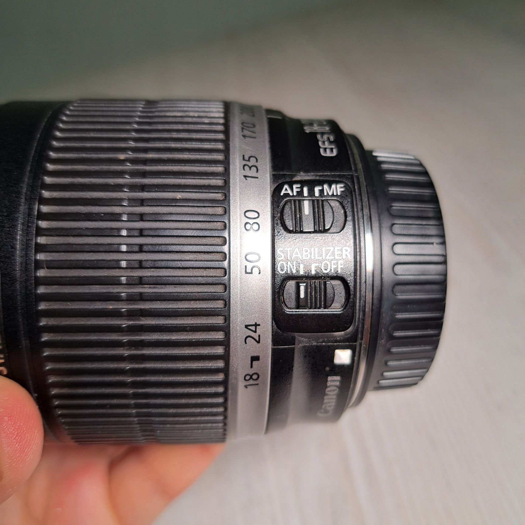Canon EF-S 18-200mm f/3.5-5.6 IS obyektiv