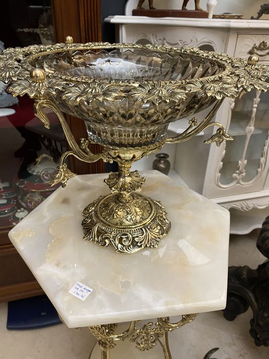 Fructiera cu suport din bronz