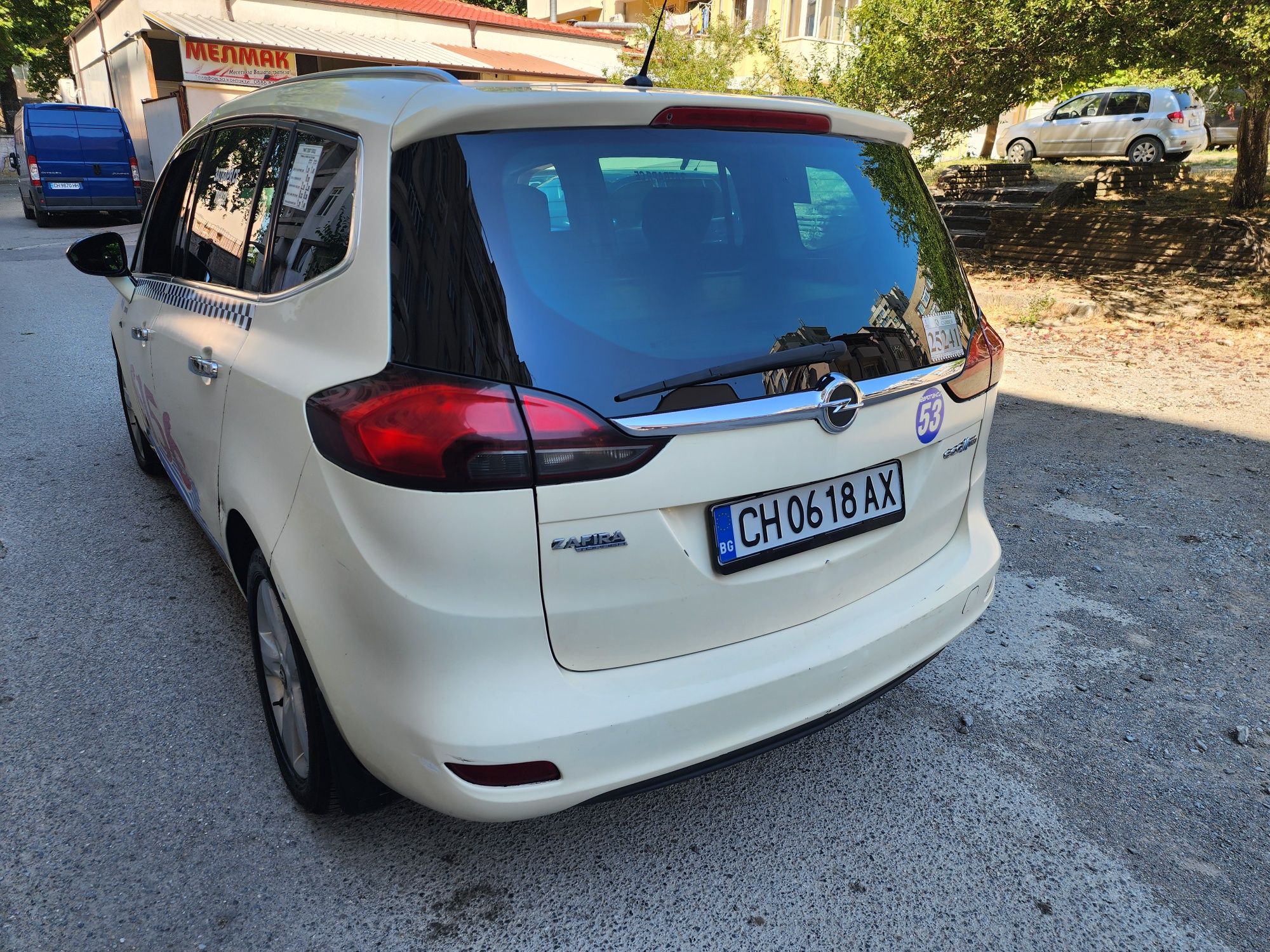 Opel zafira C 2012  7 места,метан/бензин