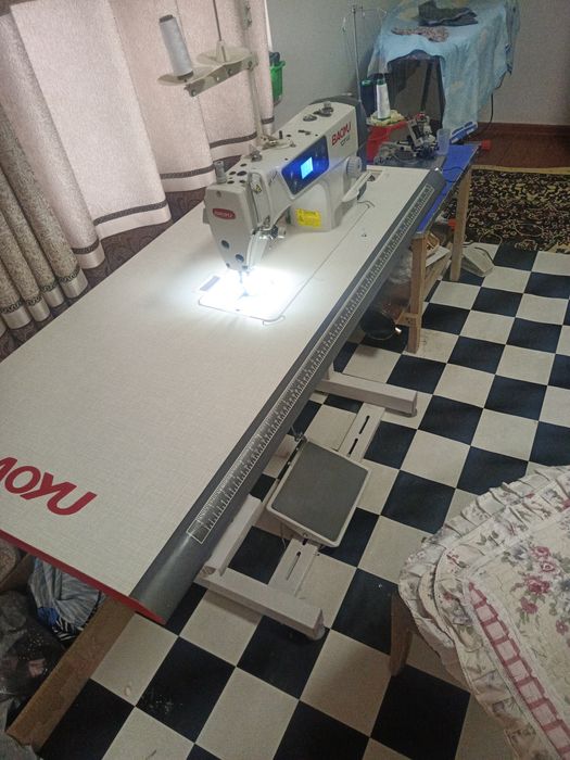 Tikuv mashinasi va averlok sotiladi